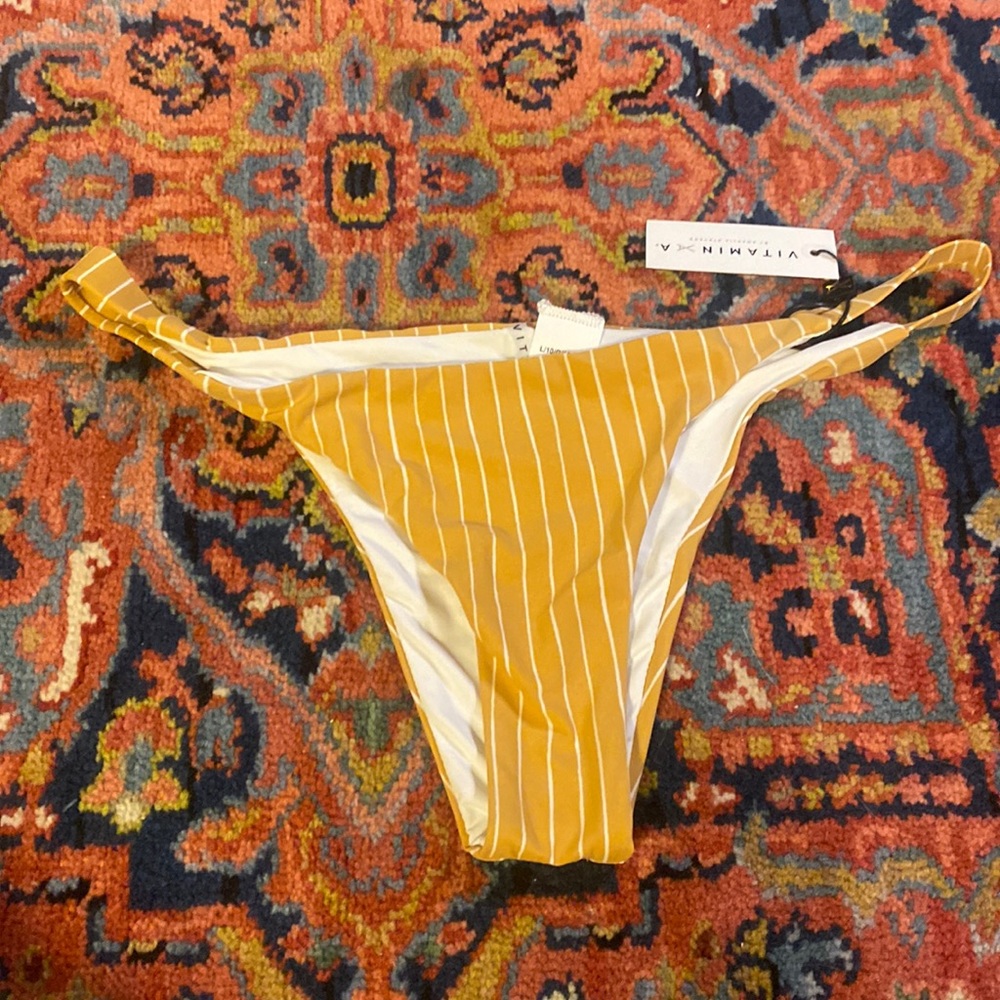 VITAMIN A BIKINI BOTTOM NWT LARGE